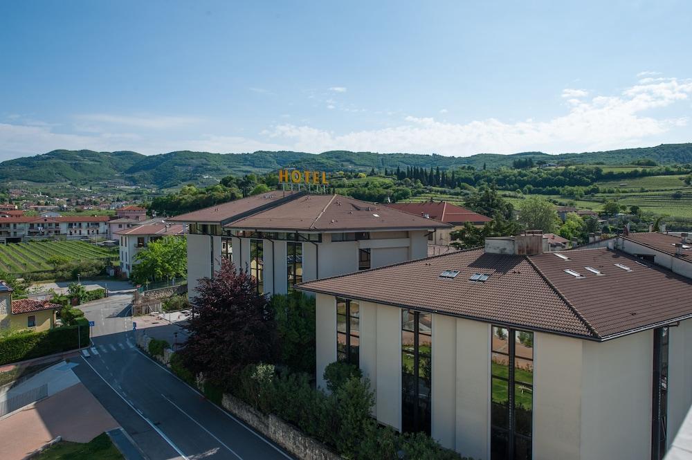 Hotel San Vito Negrar Exteriör bild